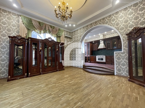 Дом (330 кв.м.)