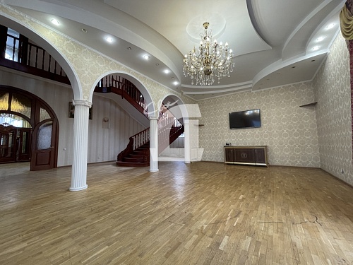Дом (330 кв.м.)