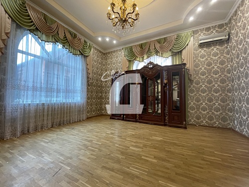 Дом (330 кв.м.)