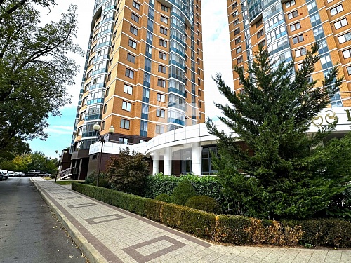 4-комнатная квартира (130 кв.м.)