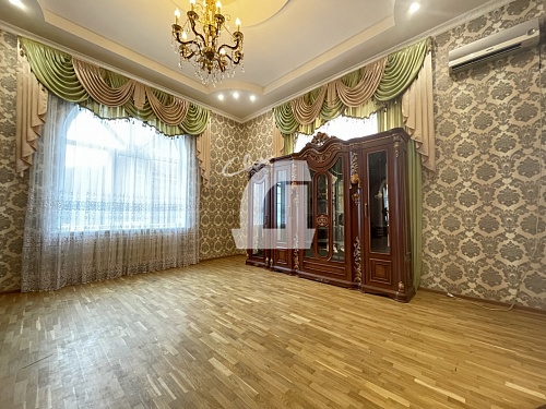 Дом (330 кв.м.)