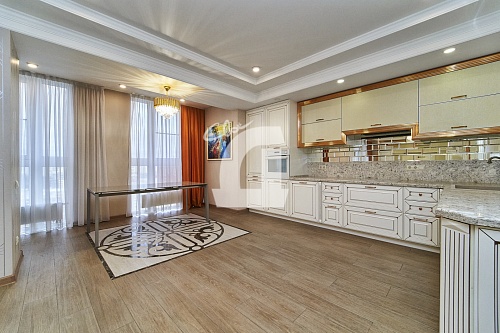 3-комнатная квартира (130 кв.м.)